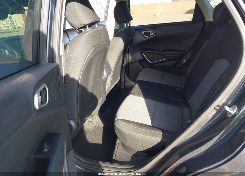 2020 KIA SOUL S VIN: KNDJ23AU5L7007992
