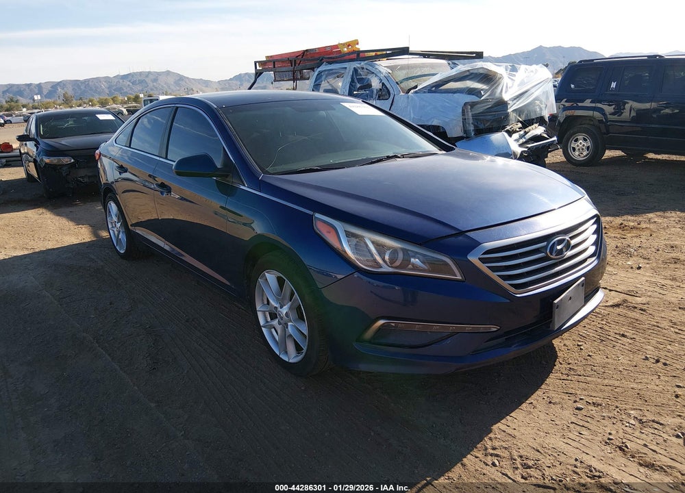 2015 HYUNDAI SONATA SE VIN: 5NPE24AF5FH132435