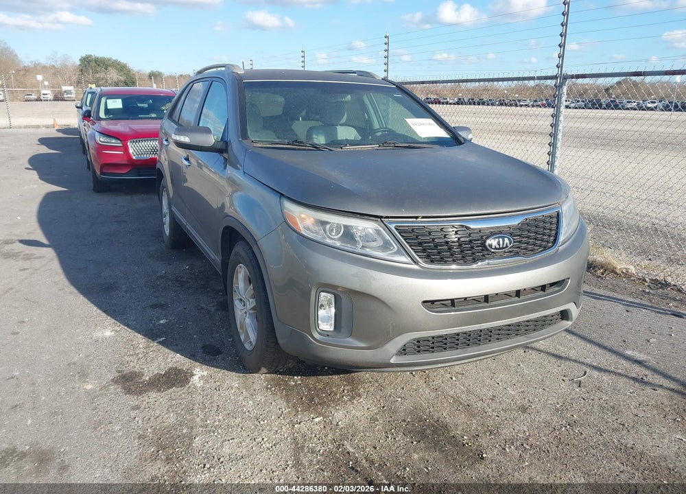 2014 KIA SORENTO LX VIN: 5XYKT3A6XEG509261