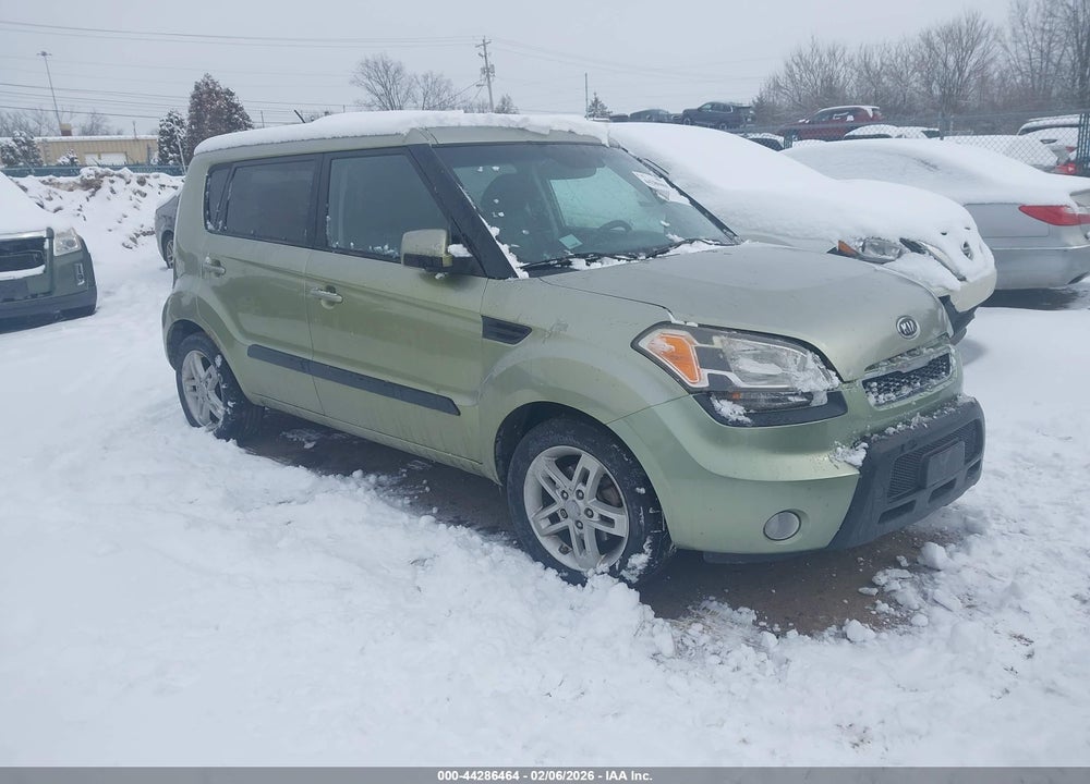 2011 KIA SOUL + VIN: KNDJT2A25B7208313