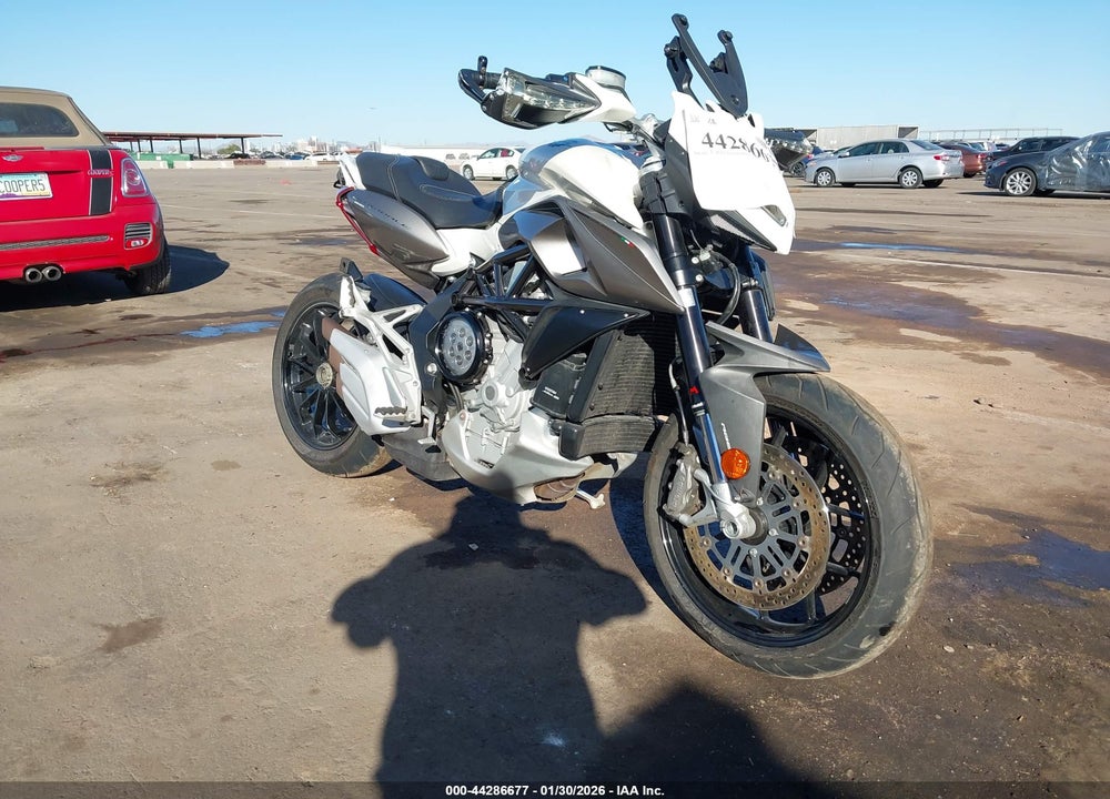 2015 M. V. AGUSTA STRADALE 800 VIN: ZCGRGGNT3FV002730