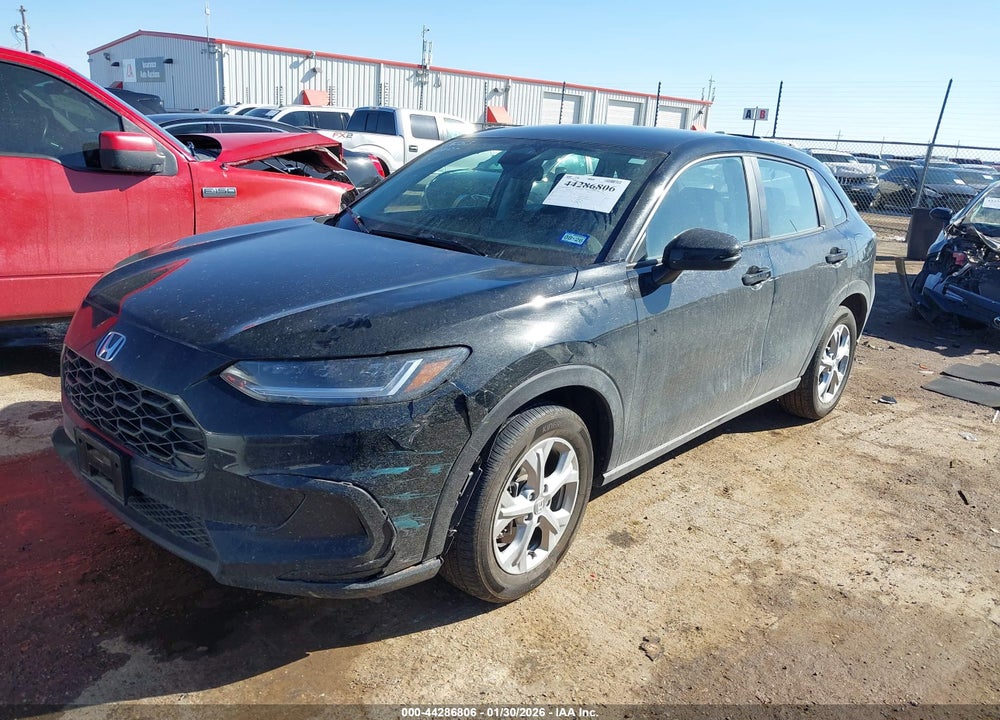 2025 HONDA HR-V 2WD LX VIN: 3CZRZ1H32SM717818