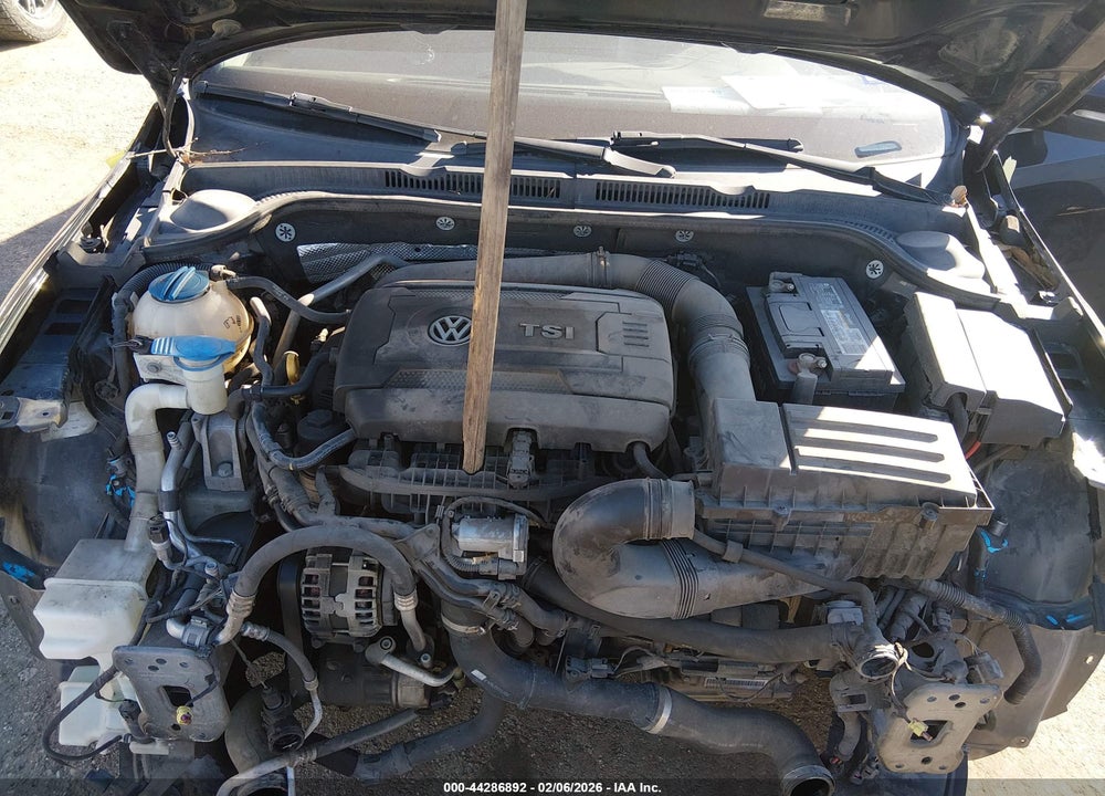 2015 VOLKSWAGEN JETTA 1.8T SE VIN: 3VWD07AJ2FM298037