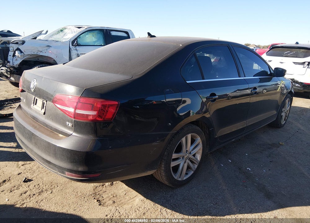 2015 VOLKSWAGEN JETTA 1.8T SE VIN: 3VWD07AJ2FM298037