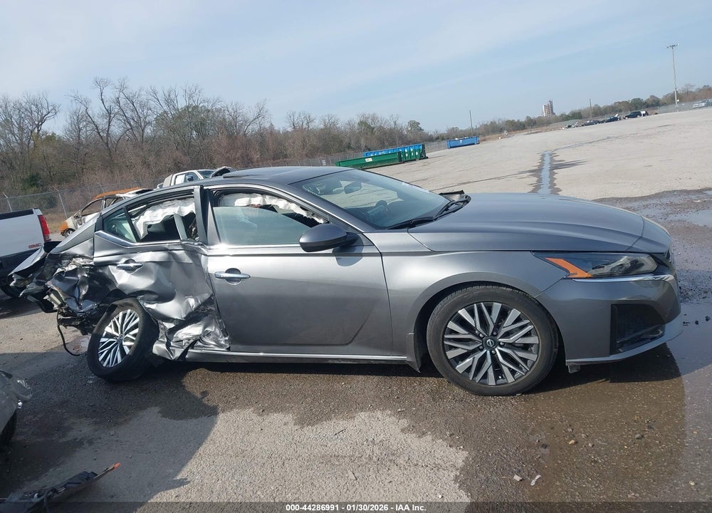 2024 NISSAN ALTIMA SV FWD VIN: 1N4BL4DV2RN400225