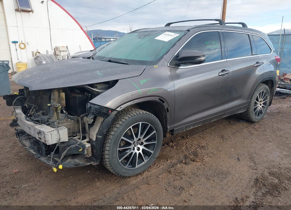 2017 TOYOTA HIGHLANDER SE VIN: 5TDJZRFH5HS460291