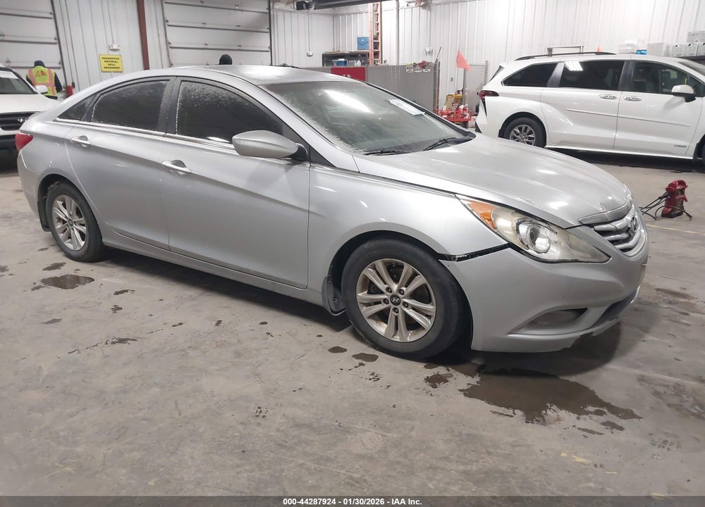 2013 HYUNDAI SONATA GLS VIN: 5NPEB4AC9DH657212