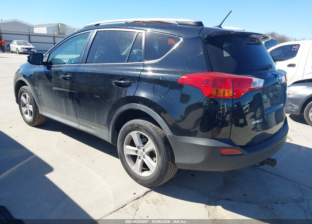 2014 TOYOTA RAV4 XLE VIN: 2T3RFREV1EW180901