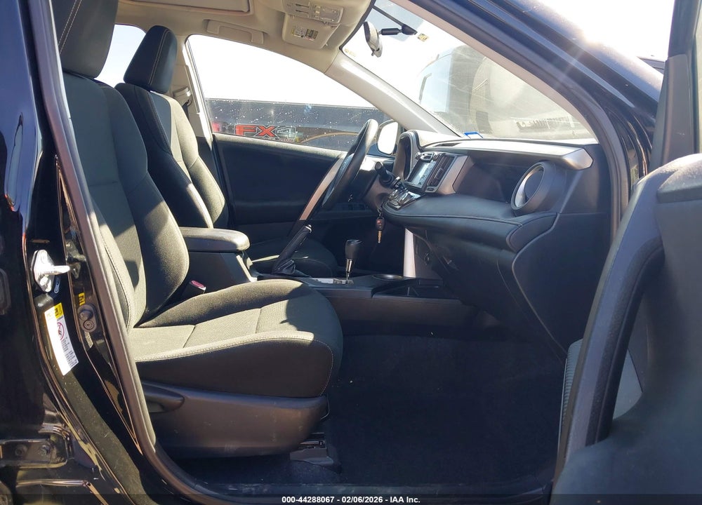 2014 TOYOTA RAV4 XLE VIN: 2T3RFREV1EW180901
