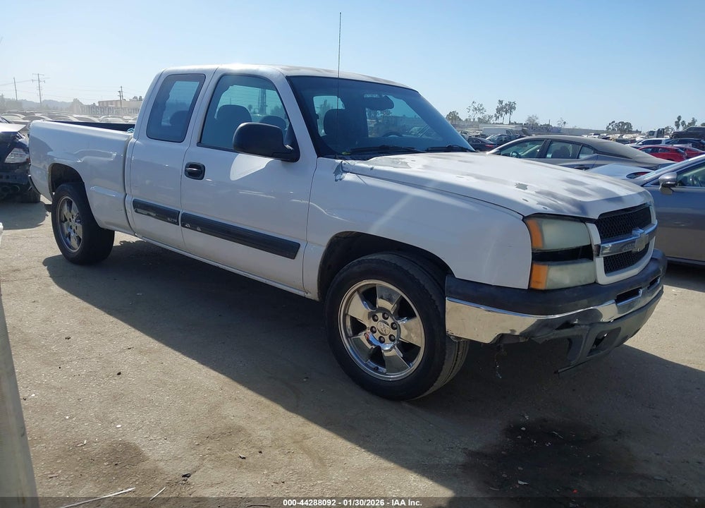 2005 CHEVROLET SILVERADO 1500 LS VIN: 2GCEC19T651334724