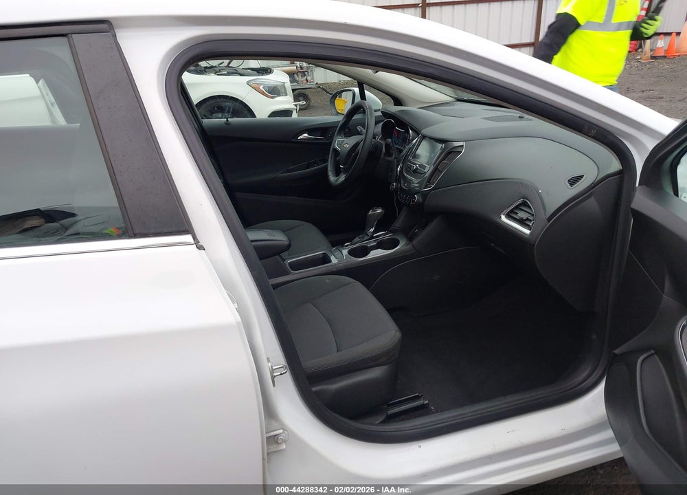 2018 CHEVROLET CRUZE LT AUTO VIN: 1G1BH5SE4J7172394