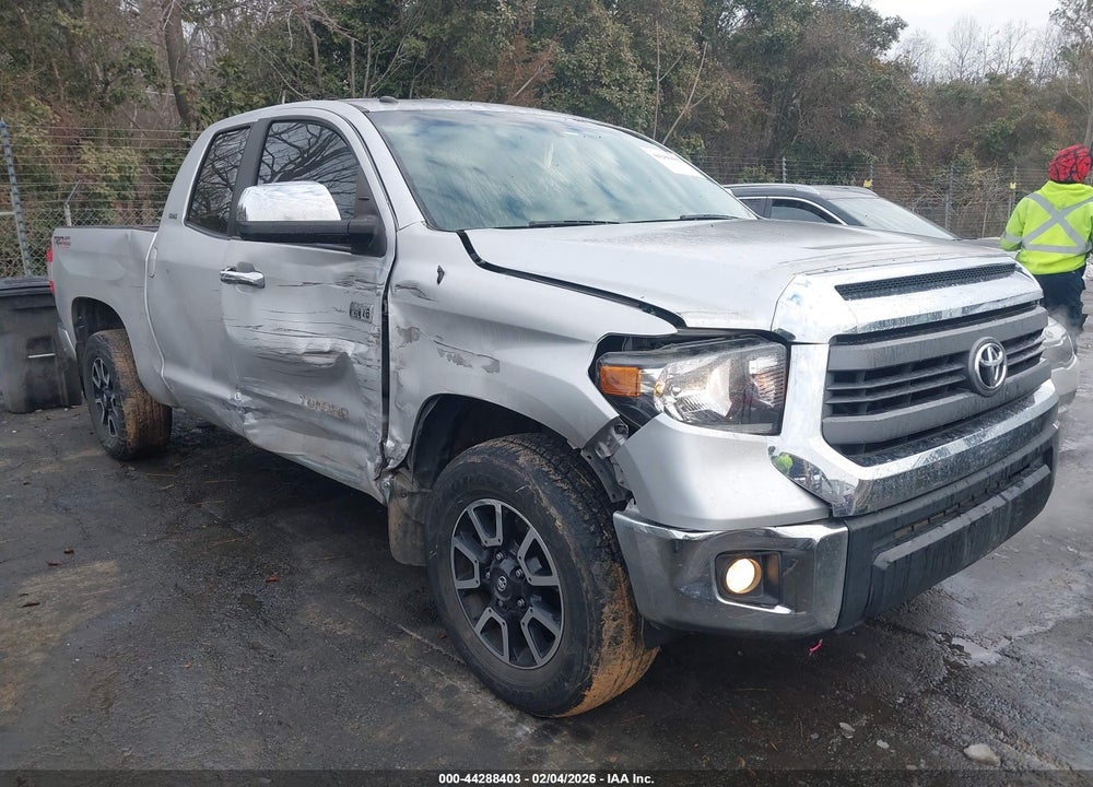 2015 TOYOTA TUNDRA SR5 5.7L V8 VIN: 5TFUY5F18FX418359