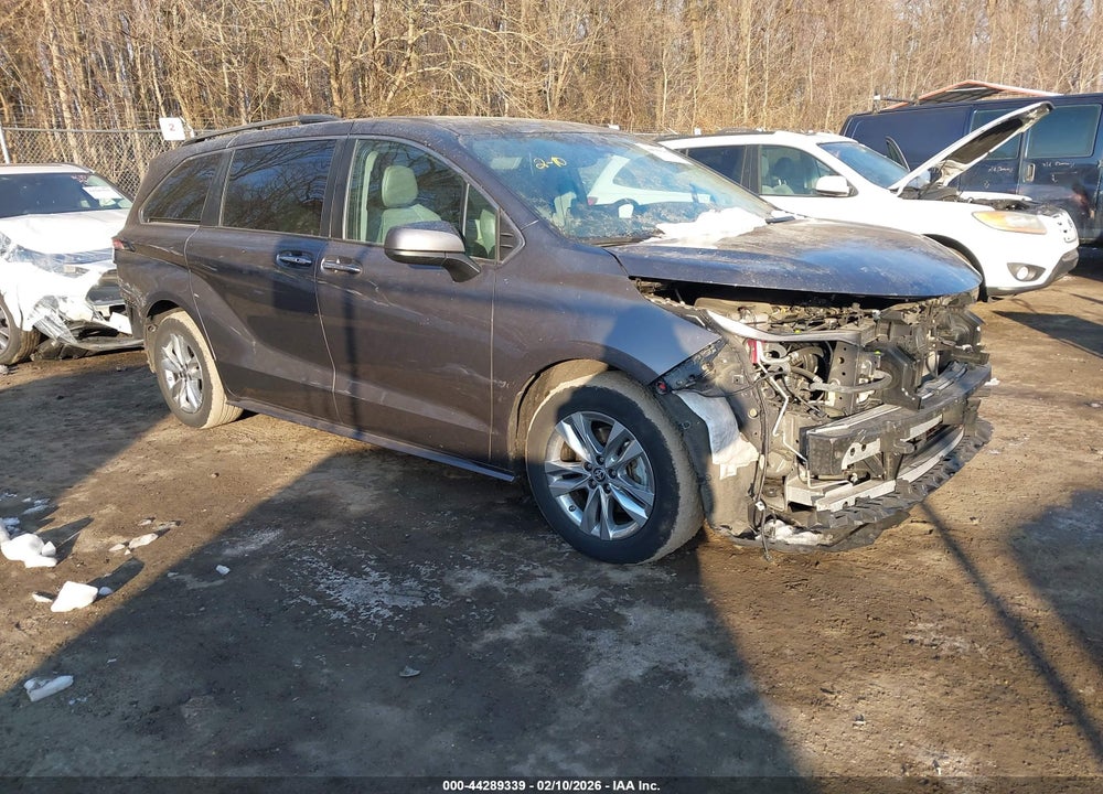 2022 TOYOTA SIENNA XLE VIN: 5TDJSKFC9NS058513
