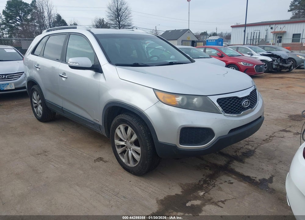 2011 KIA SORENTO LX V6 VIN: 5XYKTDA26BG175972