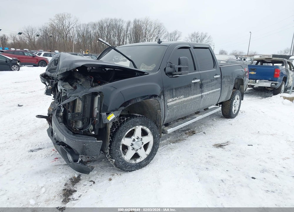 2014 GMC SIERRA 2500HD DENALI VIN: 1GT125E83EF117490