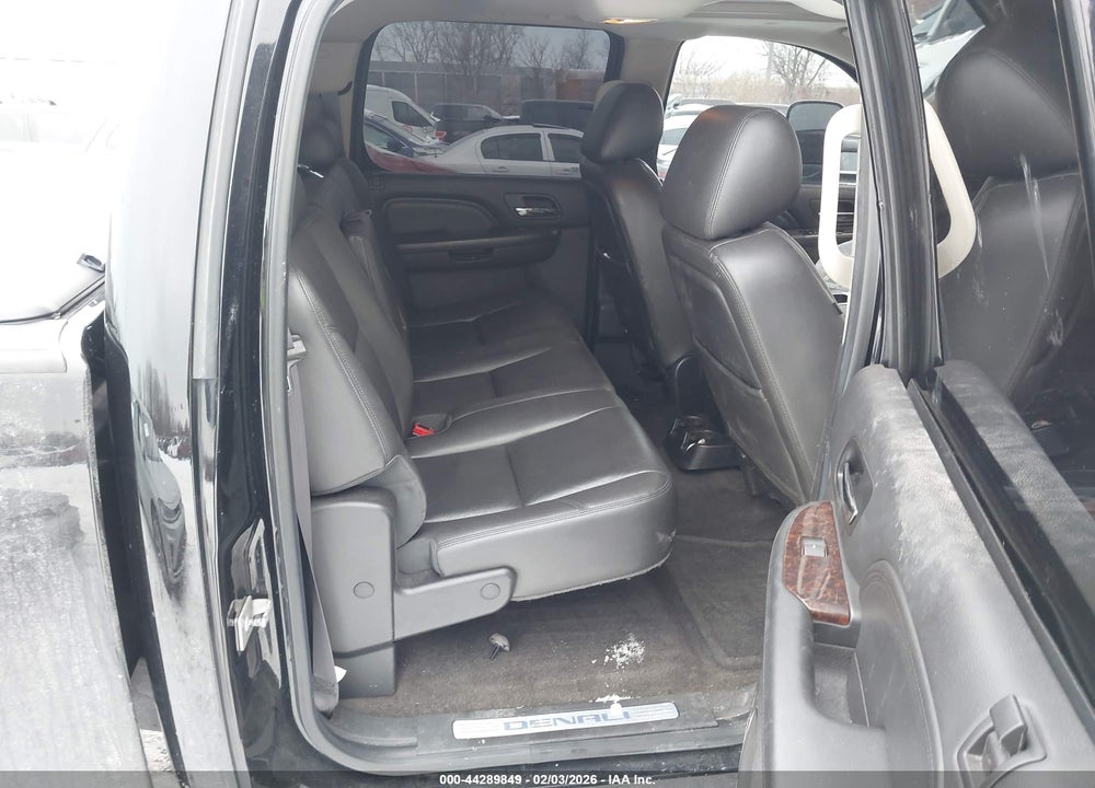 2014 GMC SIERRA 2500HD DENALI VIN: 1GT125E83EF117490
