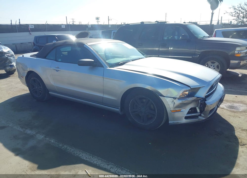 2014 FORD MUSTANG V6 VIN: 1ZVBP8EM3E5205897