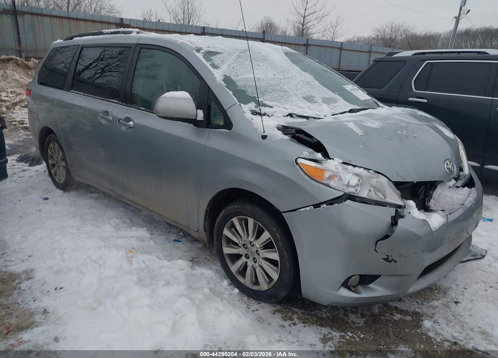 2014 TOYOTA SIENNA XLE 7 PASSENGER VIN: 5TDDK3DC2ES092394