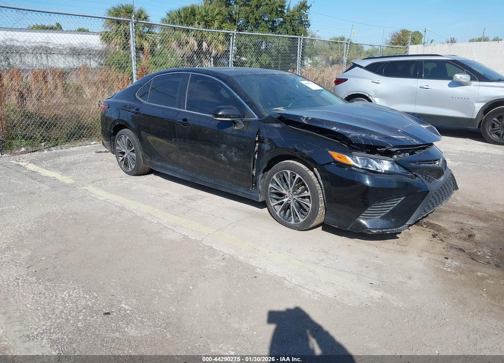 2018 TOYOTA CAMRY SE VIN: 4T1B11HK2JU057050