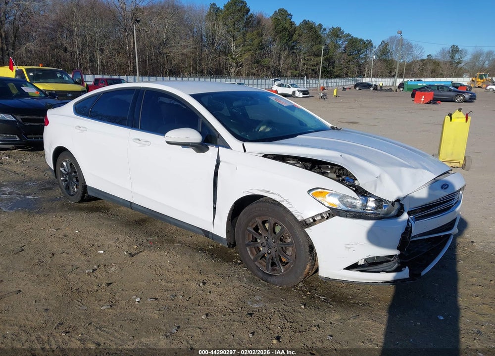 2015 FORD FUSION S VIN: 1FA6P0G7XF5110239