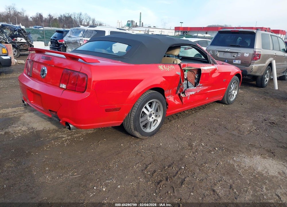 2005 FORD MUSTANG GT VIN: 1ZVFT85H555183868