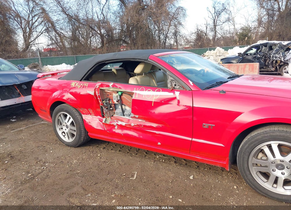 2005 FORD MUSTANG GT VIN: 1ZVFT85H555183868
