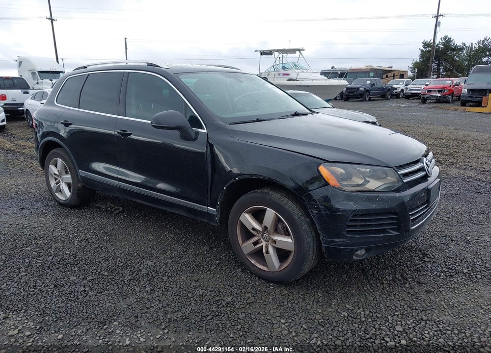 2013 VOLKSWAGEN TOUAREG VR6 LUX VIN: WVGEF9BP2DD006220