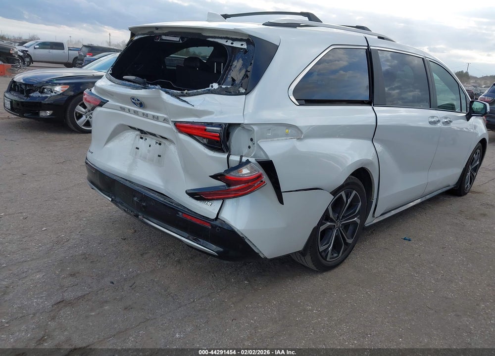 2025 TOYOTA SIENNA PLATINUM VIN: 5TDERKEC4SS247371