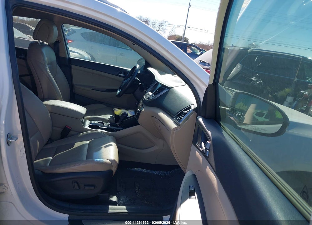 2016 HYUNDAI TUCSON LIMITED VIN: KM8J3CA25GU161424