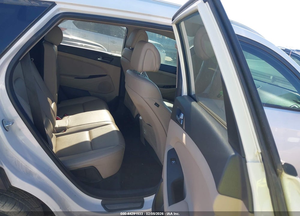 2016 HYUNDAI TUCSON LIMITED VIN: KM8J3CA25GU161424