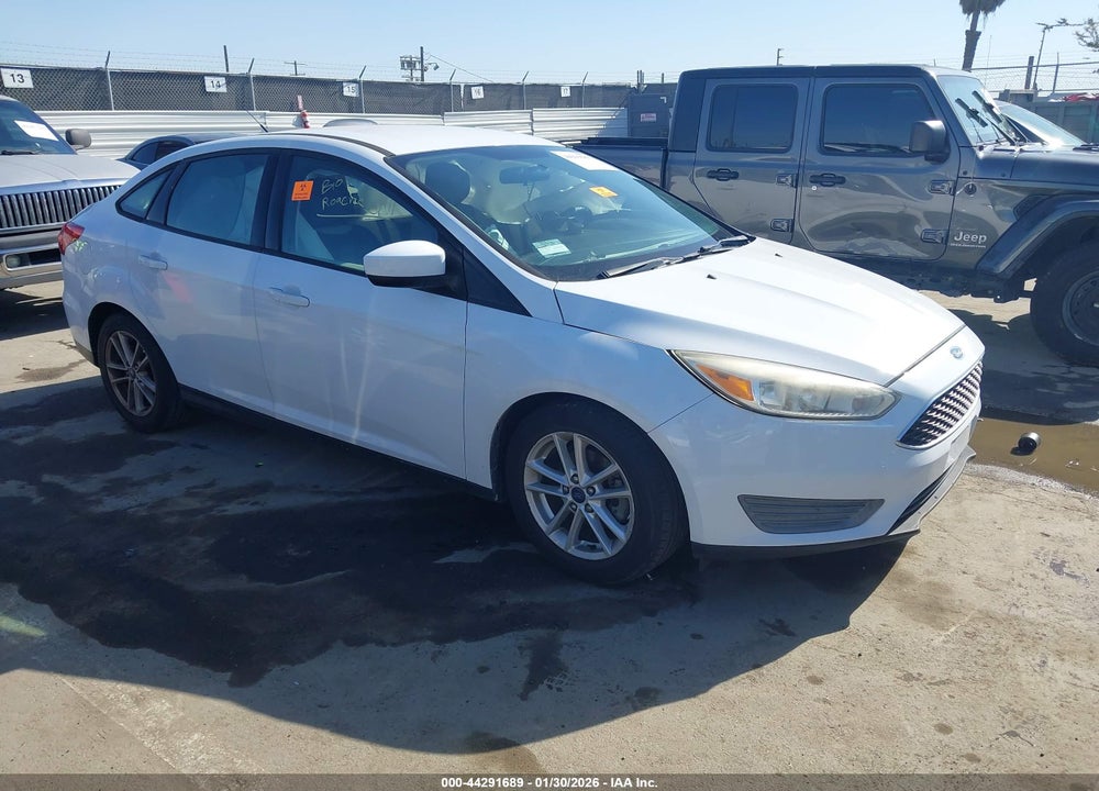2018 FORD FOCUS SE VIN: 1FADP3FE0JL322905