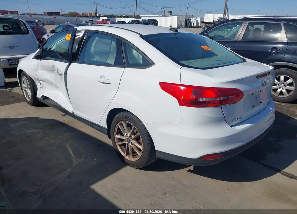 2018 FORD FOCUS SE VIN: 1FADP3FE0JL322905