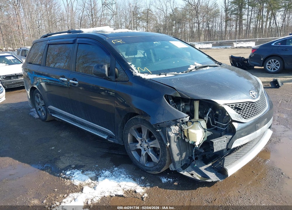 2015 TOYOTA SIENNA SE 8 PASSENGER VIN: 5TDXK3DC5FS651421