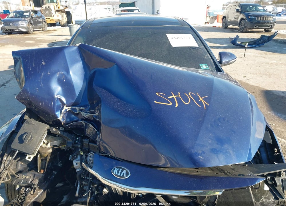 2018 KIA OPTIMA S VIN: 5XXGT4L31JG191415