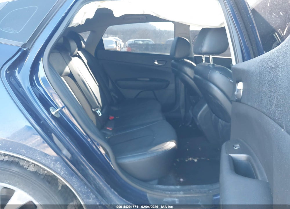 2018 KIA OPTIMA S VIN: 5XXGT4L31JG191415