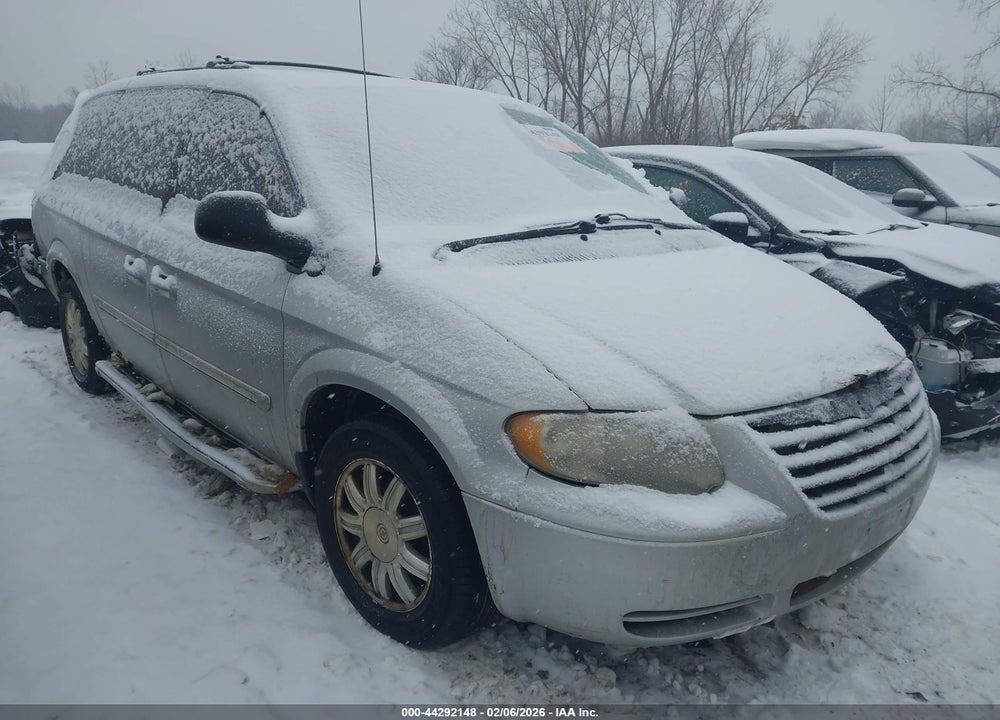 2005 CHRYSLER TOWN & COUNTRY TOURING VIN: 2C4GP54L15R204301