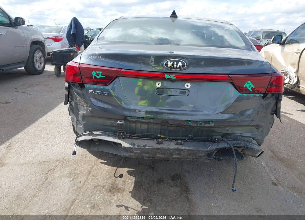 2019 KIA FORTE LXS VIN: 3KPF24AD1KE090332