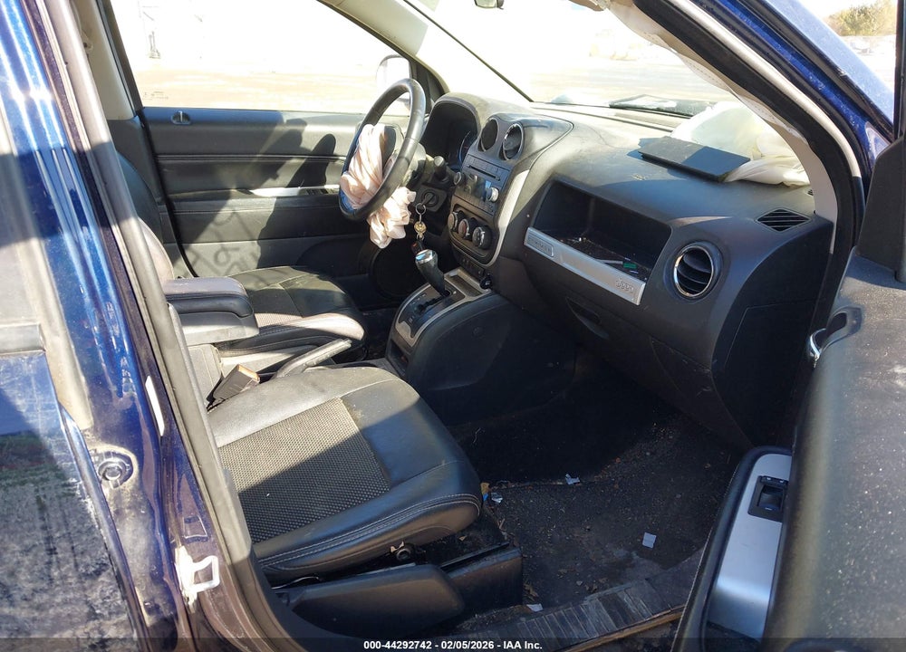 2015 JEEP COMPASS LATITUDE VIN: 1C4NJDEB1FD259053
