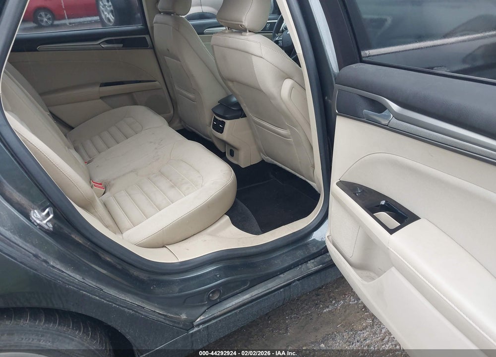 2015 FORD FUSION SE VIN: 3FA6P0HD8FR248539
