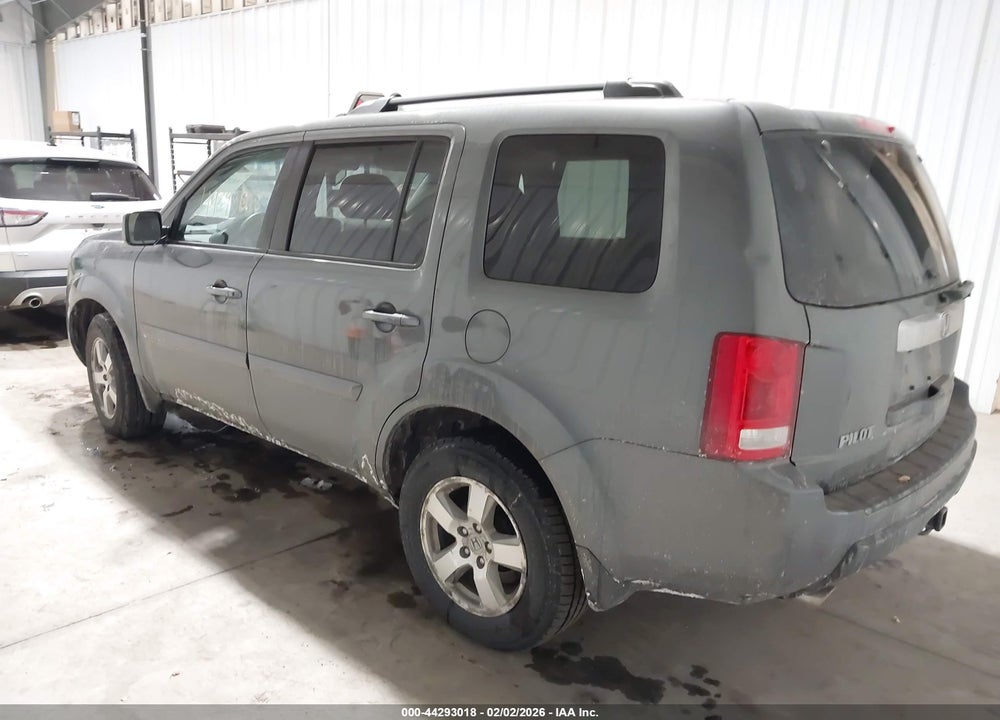 2011 HONDA PILOT EX-L VIN: 5FNYF4H58BB005377