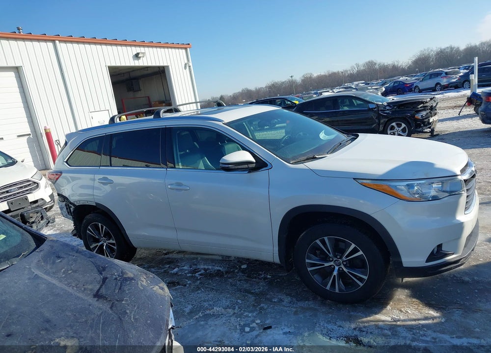 2016 TOYOTA HIGHLANDER XLE V6 VIN: 5TDJKRFH1GS332231