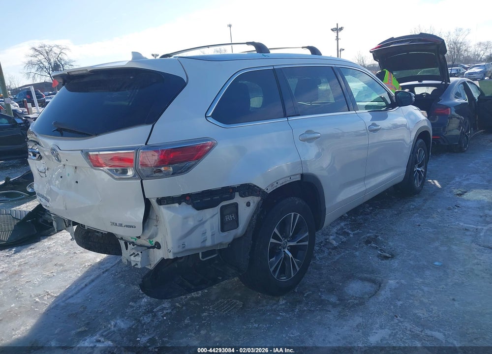 2016 TOYOTA HIGHLANDER XLE V6 VIN: 5TDJKRFH1GS332231