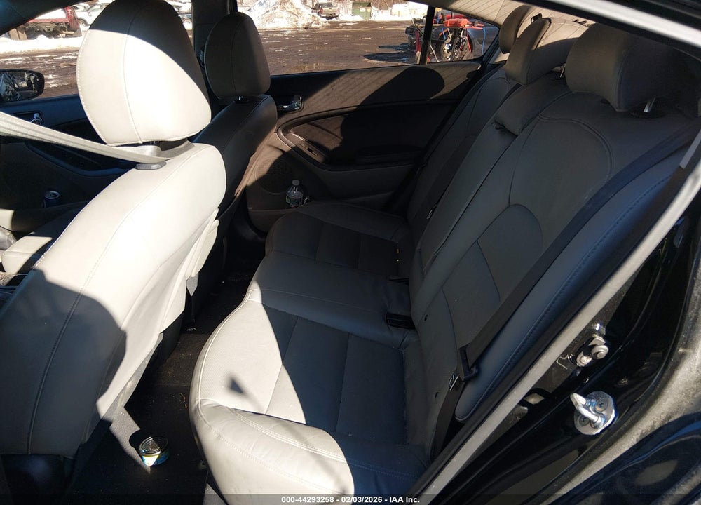 2016 KIA FORTE EX VIN: KNAFZ4A88G5529671