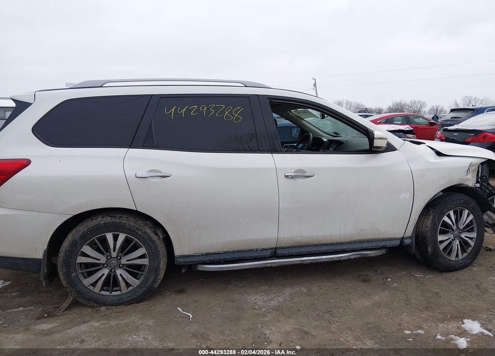 2019 NISSAN PATHFINDER SV VIN: 5N1DR2MM4KC641567