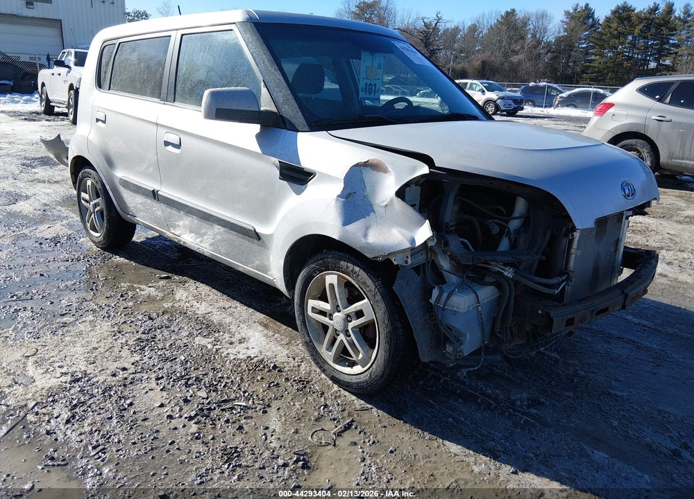 2010 KIA SOUL + VIN: KNDJT2A2XA7077782