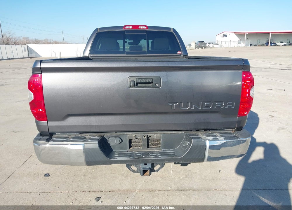 2018 TOYOTA TUNDRA SR5 4.6L V8 VIN: 5TFRM5F15JX131443