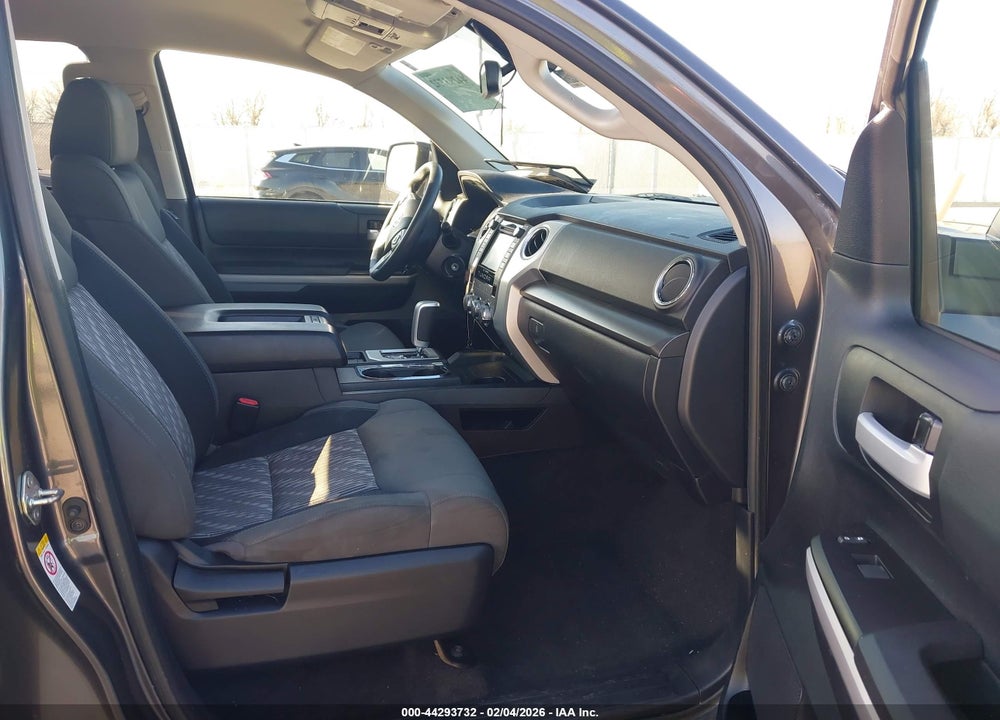 2018 TOYOTA TUNDRA SR5 4.6L V8 VIN: 5TFRM5F15JX131443