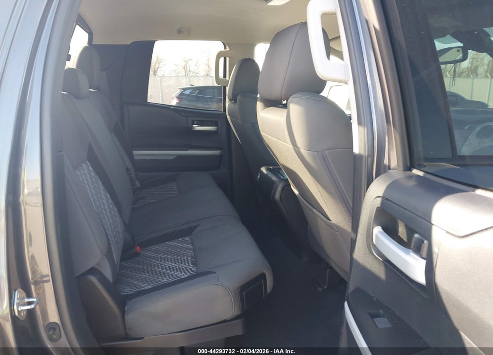 2018 TOYOTA TUNDRA SR5 4.6L V8 VIN: 5TFRM5F15JX131443