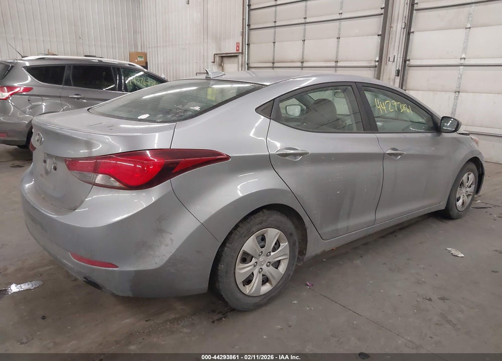 2016 HYUNDAI ELANTRA SE VIN: 5NPDH4AE2GH754364