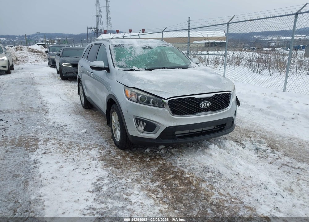 2018 KIA SORENTO 2.4L LX VIN: 5XYPGDA30JG349276